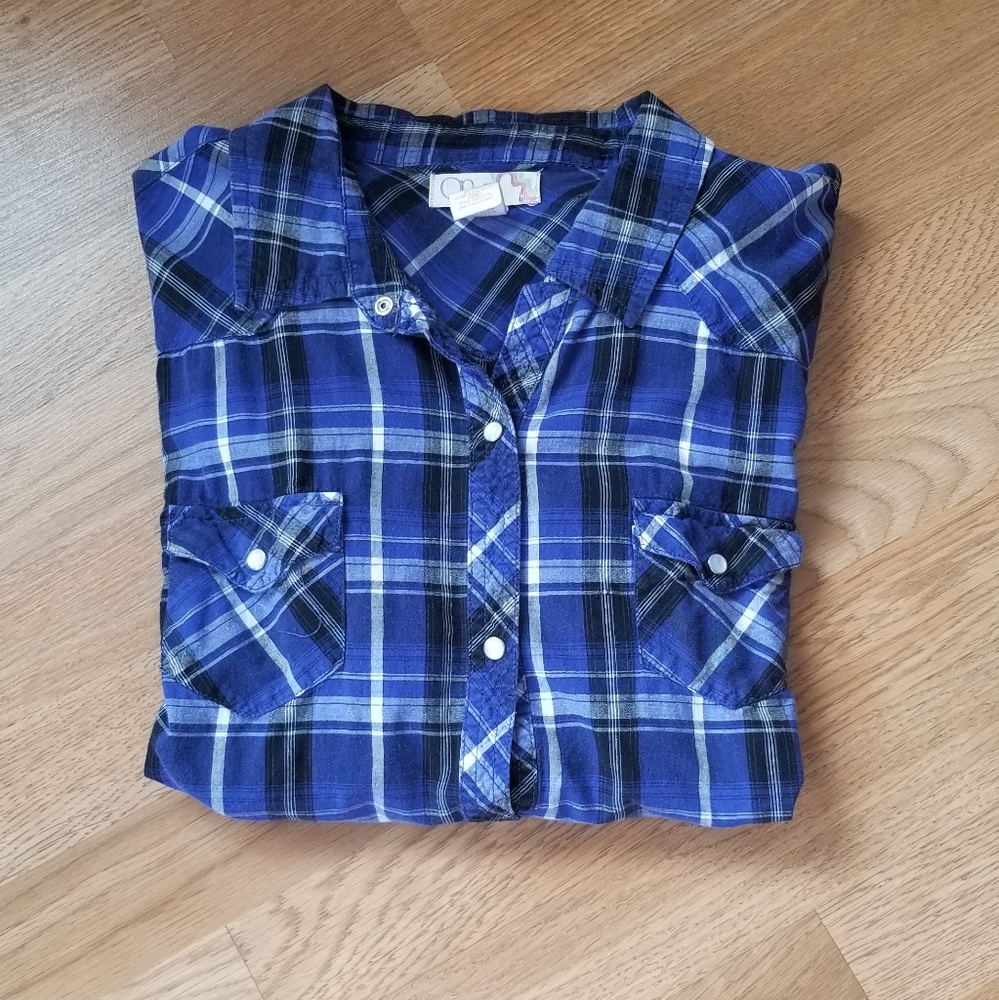 Womens plaid button down shirt